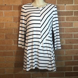 Vince Camuto Top size XS white black striped